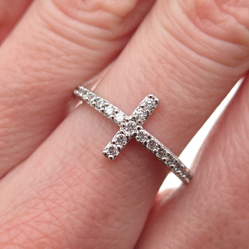 925 Sterling Silver Round-Cut C Z Cross All Around Ring Size 7